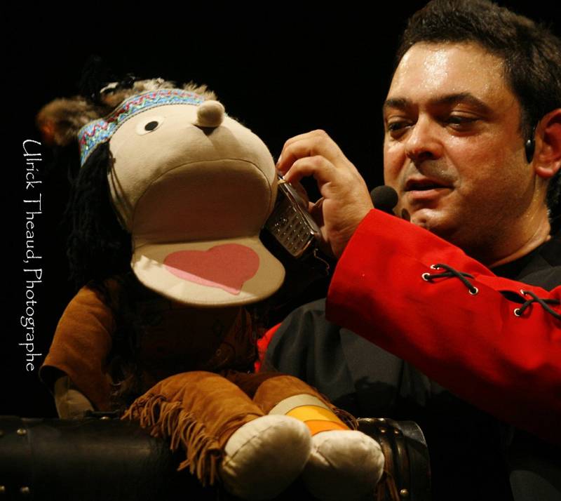 LA MALLE AUX SECRETS : Un spectacle pour enfants avec de la magie, de la ventriloquie et de l'humour !