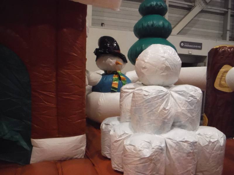 louer chateau gonflable pour noel a vitrolle gignac