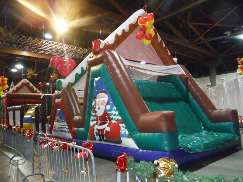 chateau gonflable de noel a la location sur velaux et gignac