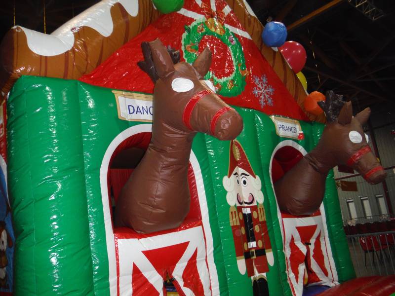 location parcours noel gonflable pour arbre de noel sur toulon