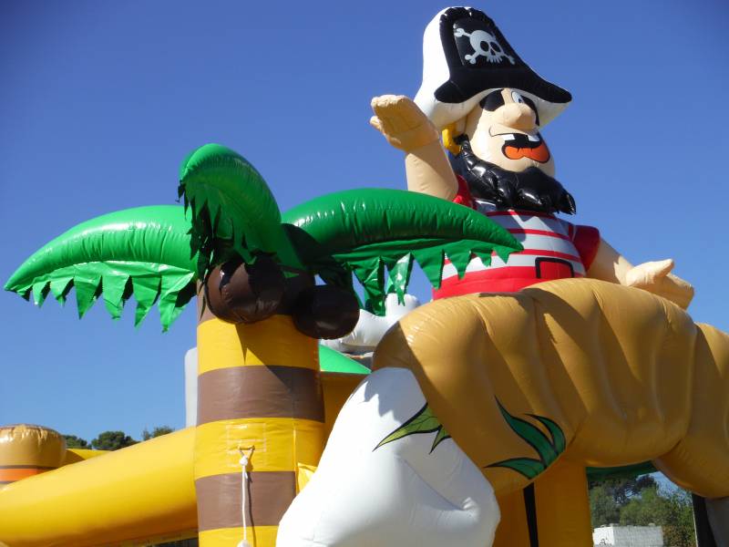 L'ILE AUX PIRATES