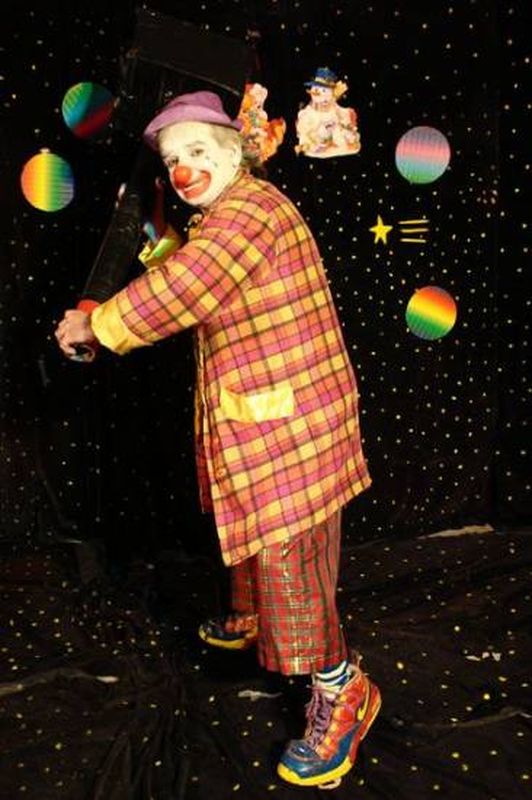 LE CLOWN TOUFOU FAIT DES SIENNES, un spectacle parfait pour votre Arbre de Noël