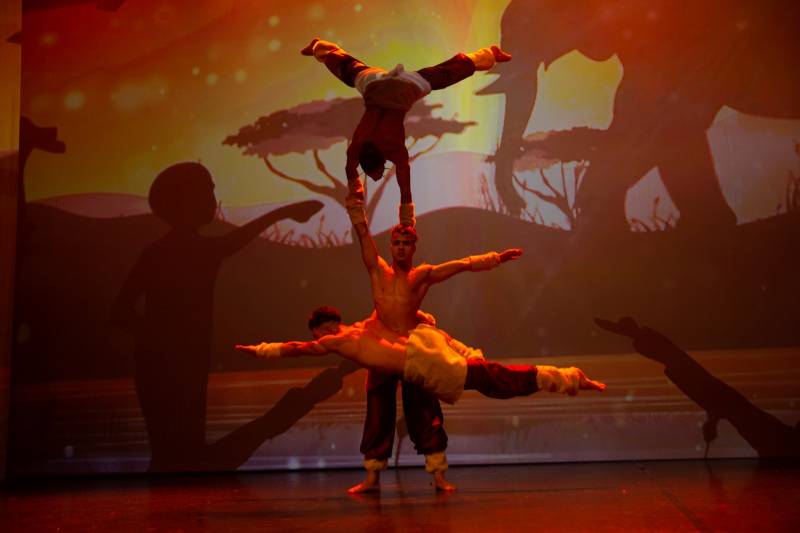 NOEL AU CŒUR DE LA JUNGLE, La légende du Lion au Palais des Sports de Marseille
