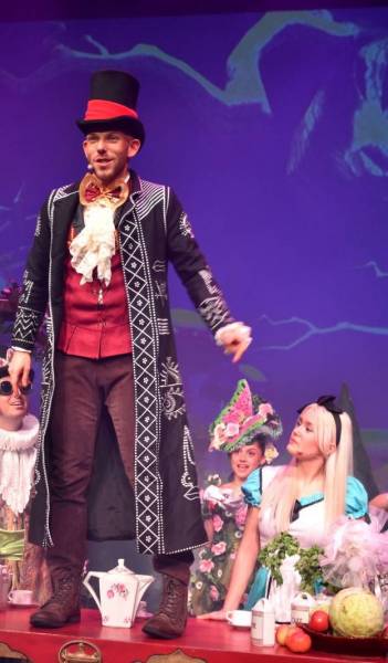 Alice et le miracle de l'hiver, spectacle de comédie musicale pour toute la famille