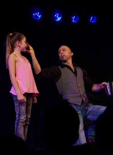 MON GRAND PÈRE ÉTAIT MAGICIEN : De la magie et de la participation pour votre spectacle de fin d'année