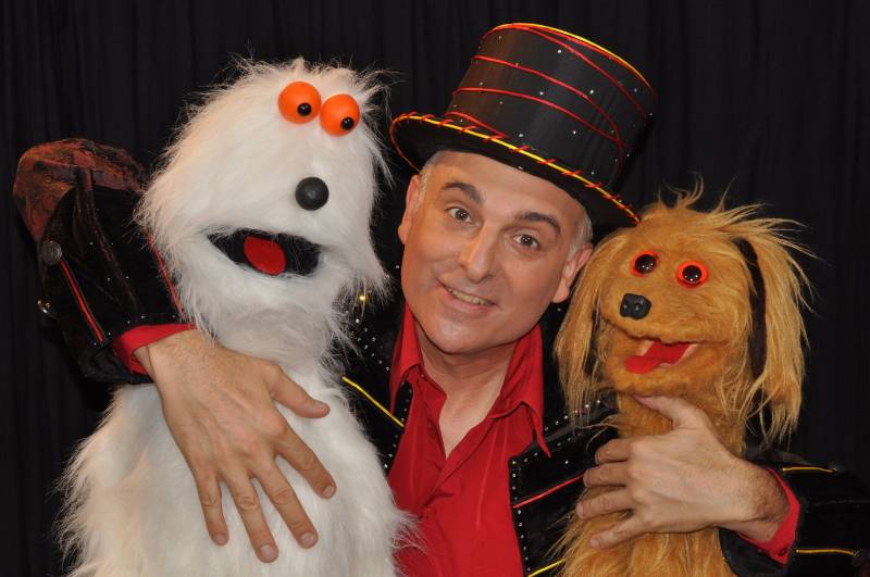 UN CADEAU POUR LE PERE NOEL : Un spectacle qui inverse les rôles pour Noël !