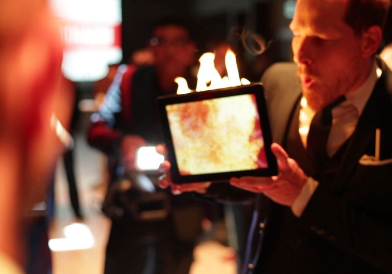 I-MAGIC, magie numérique avec tablette pour animer vos soirées à Marseille, Monaco et Aix en Provence