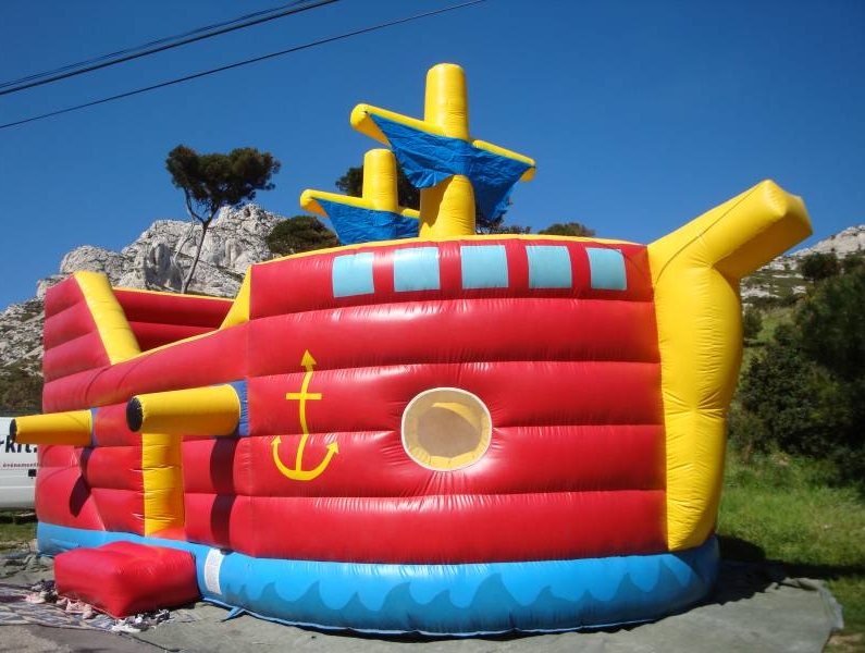 louer chateau pirate gonflable pour noel sur miramas et avignon