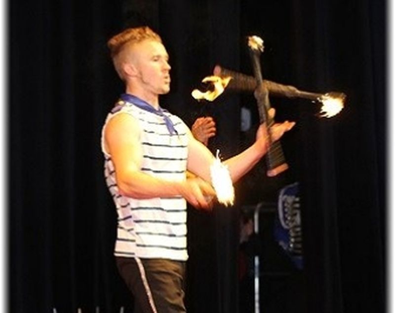 CIRCUS PARADE : un cirque traditionnel pour votre Arbre de Noël