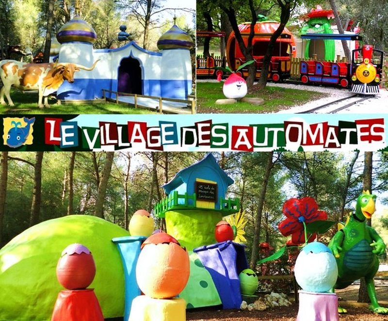 Arbre de Noël au Village des Automates et Parc Montopoto à Saint Cannat