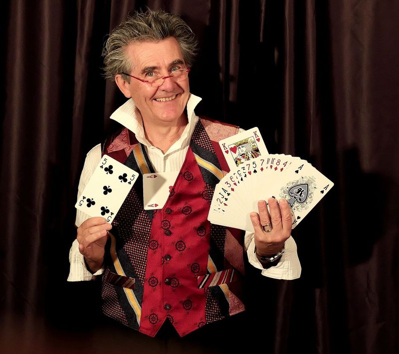 Magicien, Illusioniste, Ventriloque à Toulon, Aix en Provence et Marseille